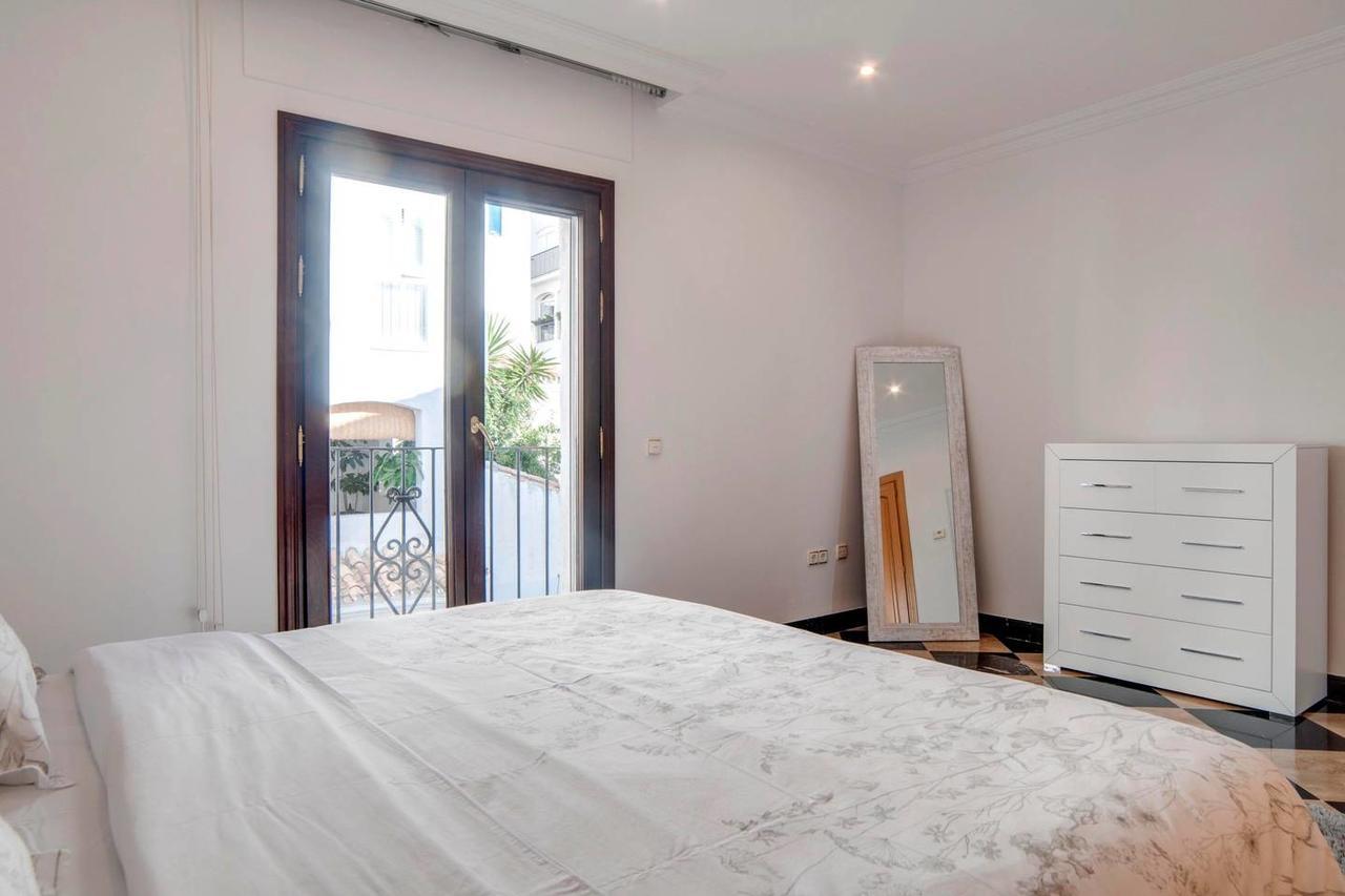 Apartamento Oleholidays Pb 218 Primera Línea De Mar Puerto Banús Marbella