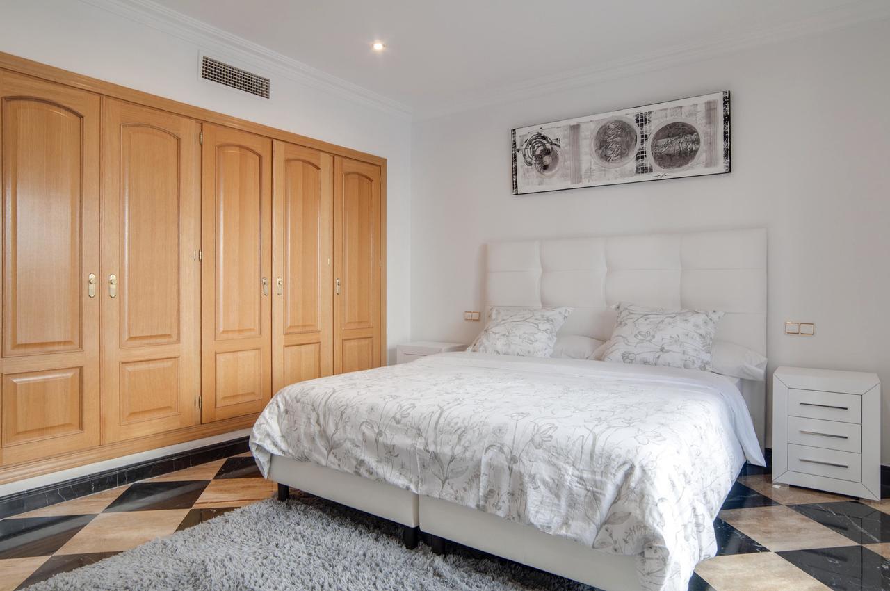 Oleholidays Pb 218 Primera Línea De Mar Puerto Banús